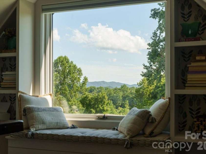 224 Rosenwald Lane, Brevard, NC 28712.  MLS# CAR4393533, YatesRealty ID 32148. 