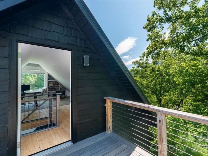 224 Rosenwald Lane, Brevard, NC 28712.  MLS# CAR4393533, YatesRealty ID 32148. 