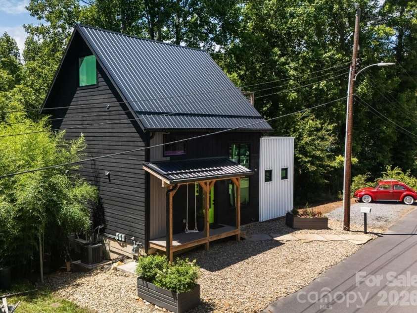 224 Rosenwald Lane, Brevard, NC 28712.  MLS# CAR4393533, YatesRealty ID 32148. 