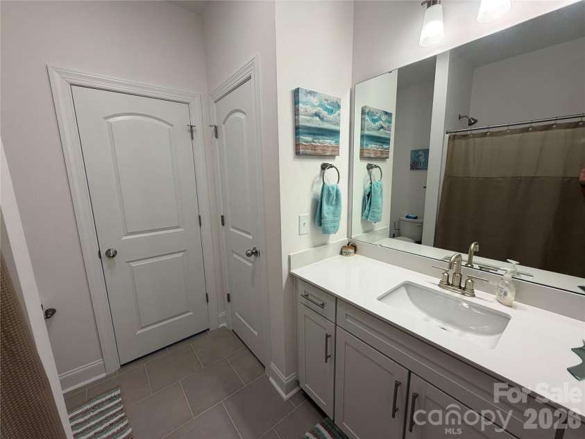 2125 24th Street Lane, Hickory, NC 28602.  MLS# CAR4391527, YatesRealty ID 32149. 