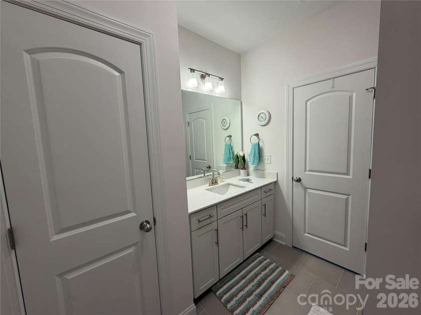 2125 24th Street Lane, Hickory, NC 28602.  MLS# CAR4391527, YatesRealty ID 32149. 