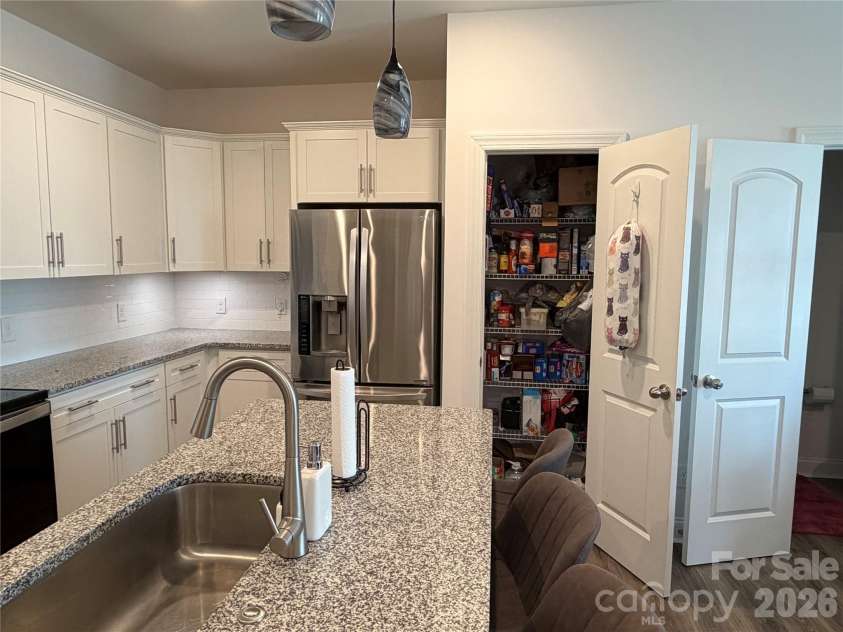 2125 24th Street Lane, Hickory, NC 28602.  MLS# CAR4391527, YatesRealty ID 32149. 