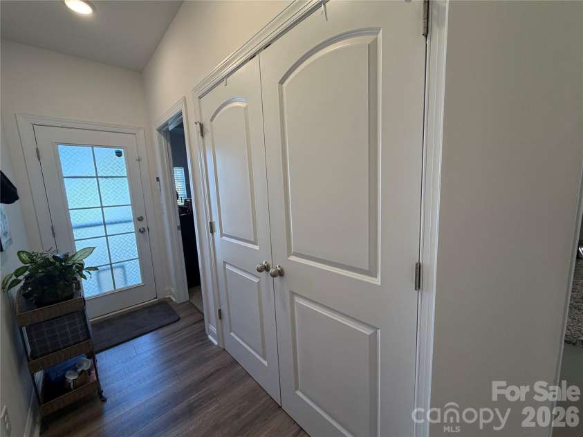 2125 24th Street Lane, Hickory, NC 28602.  MLS# CAR4391527, YatesRealty ID 32149. 