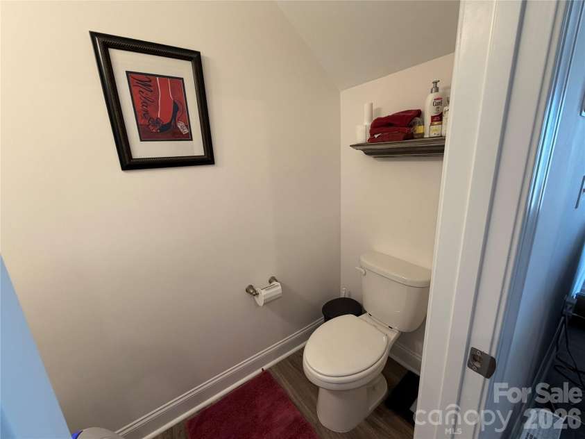 2125 24th Street Lane, Hickory, NC 28602.  MLS# CAR4391527, YatesRealty ID 32149. Half Bath