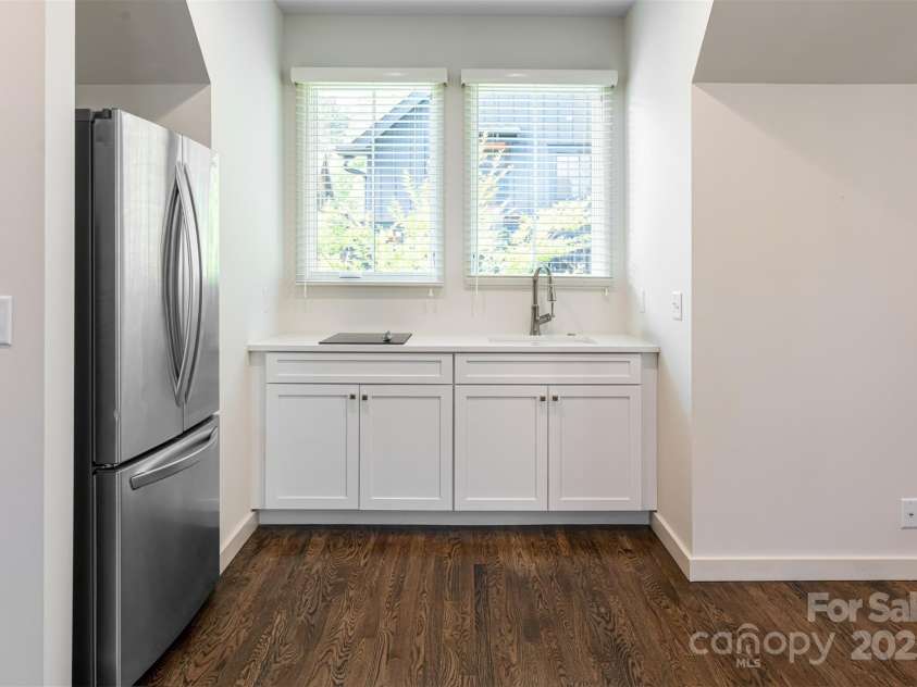 12 Fay Jones Lane, Black Mountain, NC 28711.  MLS# CAR4272405, YatesRealty ID 3215. 