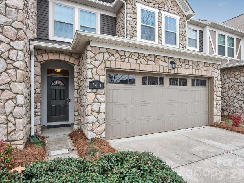 9419 Glenburn Lane, Charlotte, NC 28278.  MLS# CAR4352637, YatesRealty ID 3215. 
