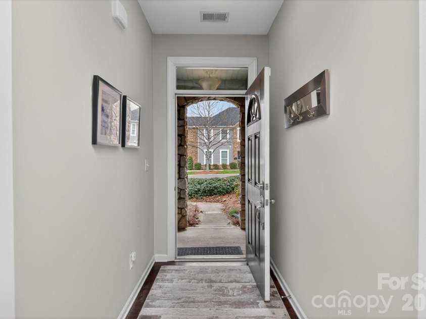 9419 Glenburn Lane, Charlotte, NC 28278.  MLS# CAR4352637, YatesRealty ID 3215. 