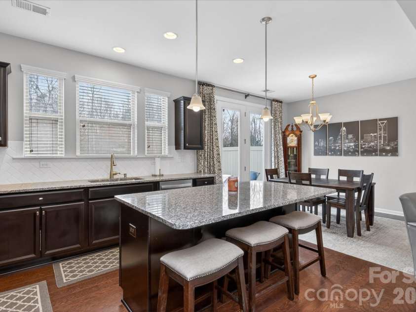 9419 Glenburn Lane, Charlotte, NC 28278.  MLS# CAR4352637, YatesRealty ID 3215. 