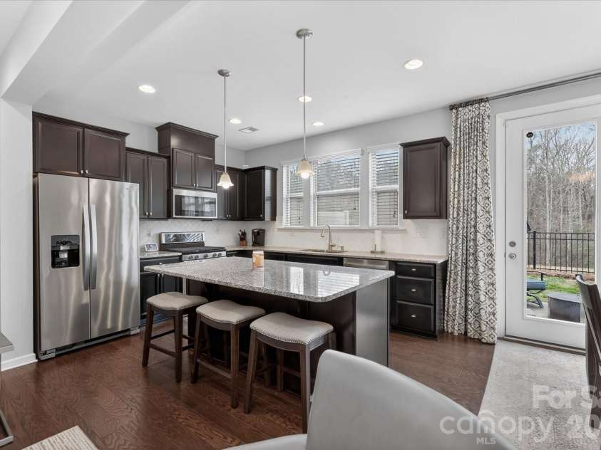 9419 Glenburn Lane, Charlotte, NC 28278.  MLS# CAR4352637, YatesRealty ID 3215. 