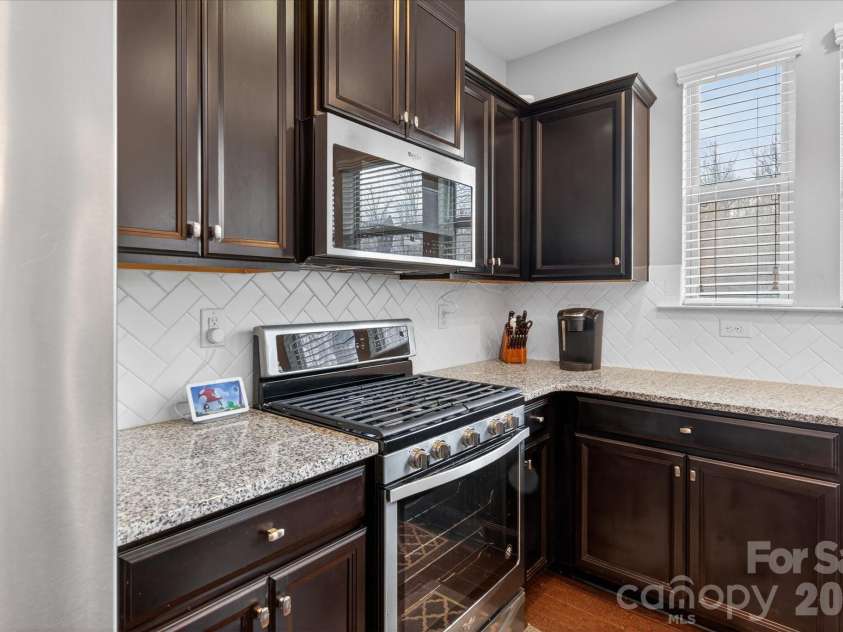 9419 Glenburn Lane, Charlotte, NC 28278.  MLS# CAR4352637, YatesRealty ID 3215. 