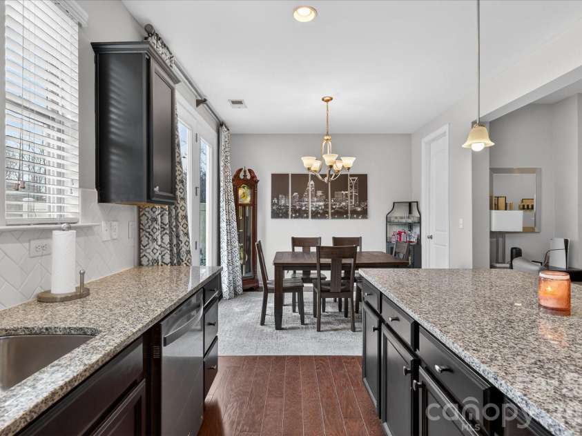9419 Glenburn Lane, Charlotte, NC 28278.  MLS# CAR4352637, YatesRealty ID 3215. 