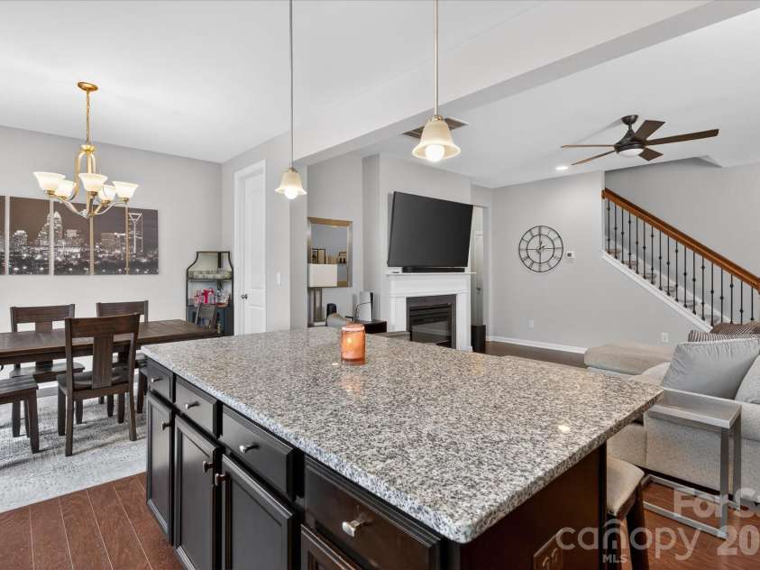 9419 Glenburn Lane, Charlotte, NC 28278.  MLS# CAR4352637, YatesRealty ID 3215. 
