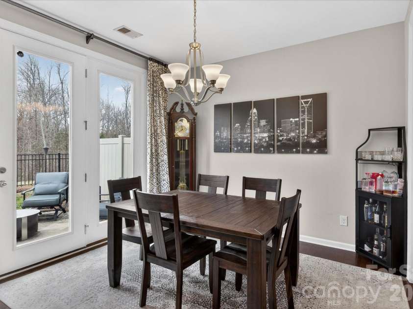 9419 Glenburn Lane, Charlotte, NC 28278.  MLS# CAR4352637, YatesRealty ID 3215. 
