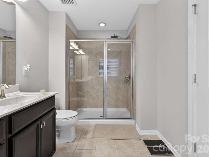 9419 Glenburn Lane, Charlotte, NC 28278.  MLS# CAR4352637, YatesRealty ID 3215. 