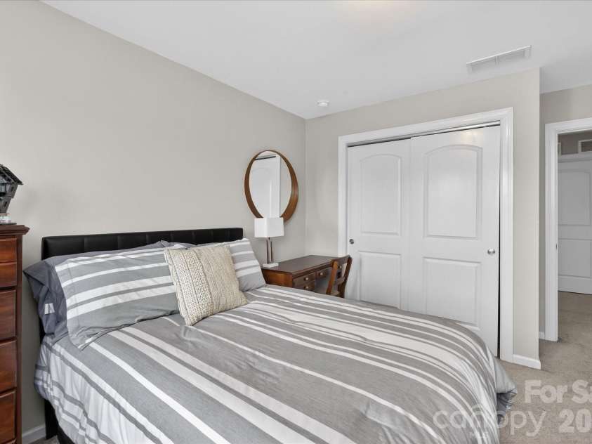 9419 Glenburn Lane, Charlotte, NC 28278.  MLS# CAR4352637, YatesRealty ID 3215. 