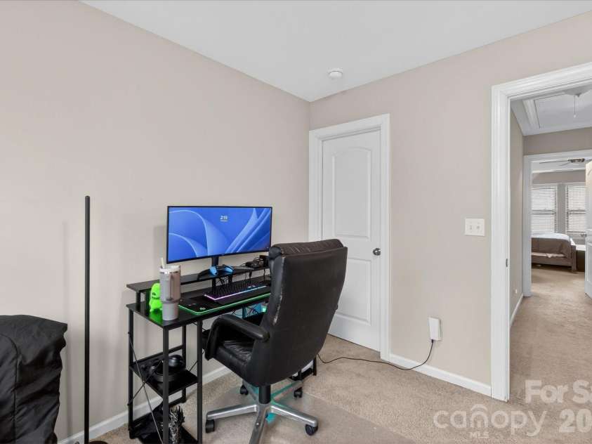 9419 Glenburn Lane, Charlotte, NC 28278.  MLS# CAR4352637, YatesRealty ID 3215. 