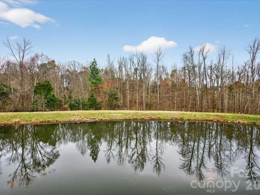 9419 Glenburn Lane, Charlotte, NC 28278.  MLS# CAR4352637, YatesRealty ID 3215. 