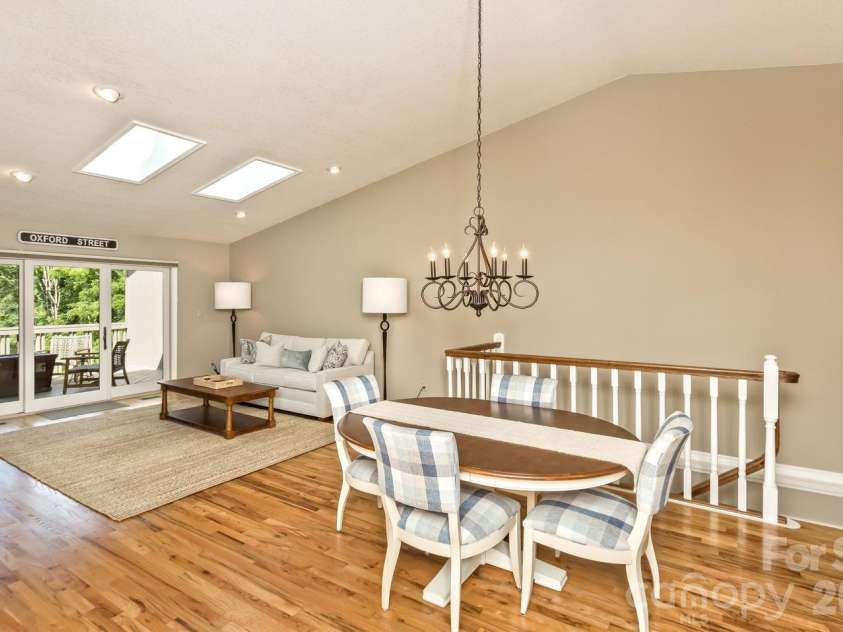 9 Ridge Terrace, Asheville, NC 28804.  MLS# CAR4394864, YatesRealty ID 32150. 