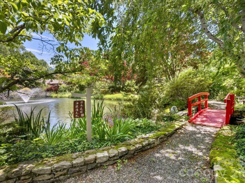 9 Ridge Terrace, Asheville, NC 28804.  MLS# CAR4394864, YatesRealty ID 32150. GARDEN TRAIL