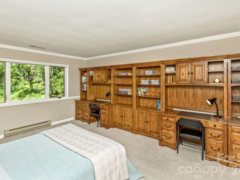 9 Ridge Terrace, Asheville, NC 28804.  MLS# CAR4394864, YatesRealty ID 32150. LOWER LEVEL BEDROOM