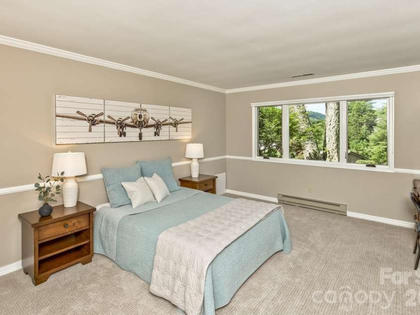 9 Ridge Terrace, Asheville, NC 28804.  MLS# CAR4394864, YatesRealty ID 32150. LOWER LEVEL BEDROOM