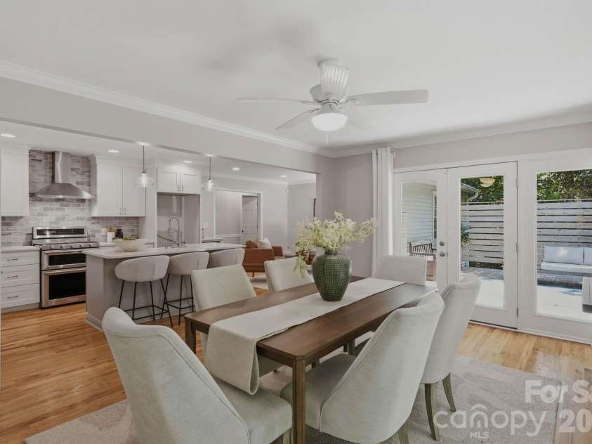 6109 Kingstree Drive, Charlotte, NC 28210.  MLS# CAR4391098, YatesRealty ID 32151. Dining area