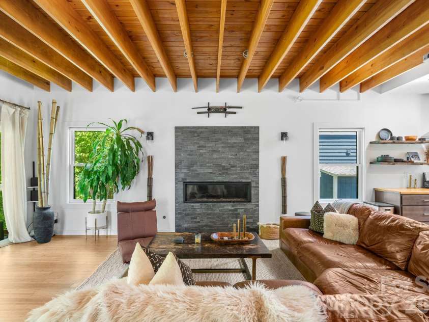 158 Simcoe Street, Asheville, NC 28806.  MLS# CAR4393424, YatesRealty ID 32152. 