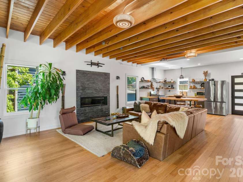 158 Simcoe Street, Asheville, NC 28806.  MLS# CAR4393424, YatesRealty ID 32152. 