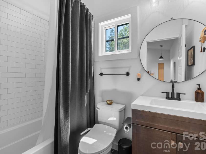 158 Simcoe Street, Asheville, NC 28806.  MLS# CAR4393424, YatesRealty ID 32152. 