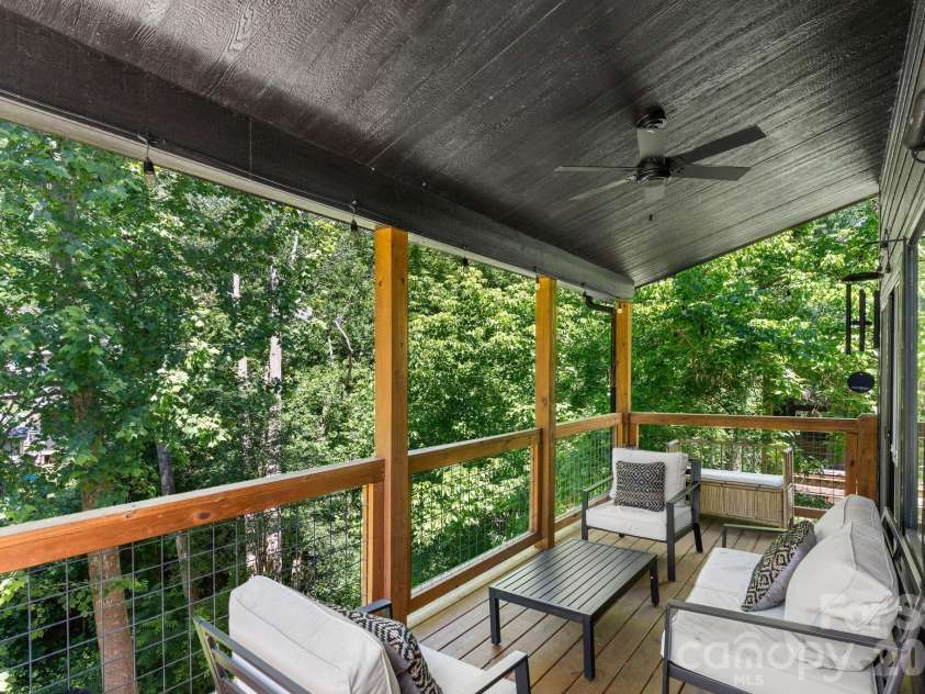 158 Simcoe Street, Asheville, NC 28806.  MLS# CAR4393424, YatesRealty ID 32152. 