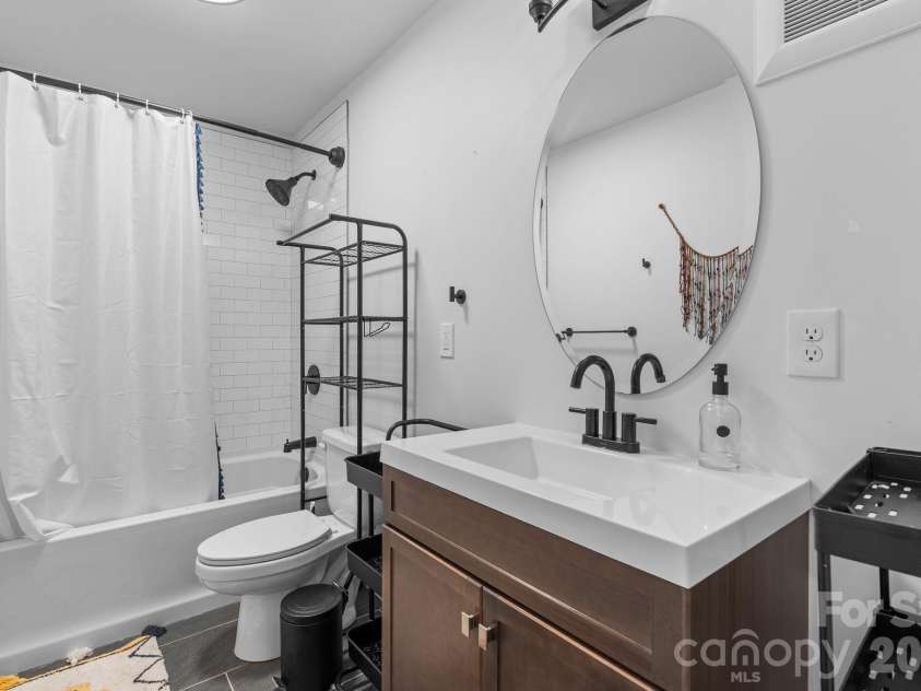 158 Simcoe Street, Asheville, NC 28806.  MLS# CAR4393424, YatesRealty ID 32152. 