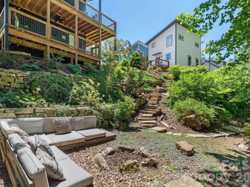 158 Simcoe Street, Asheville, NC 28806.  MLS# CAR4393424, YatesRealty ID 32152. 