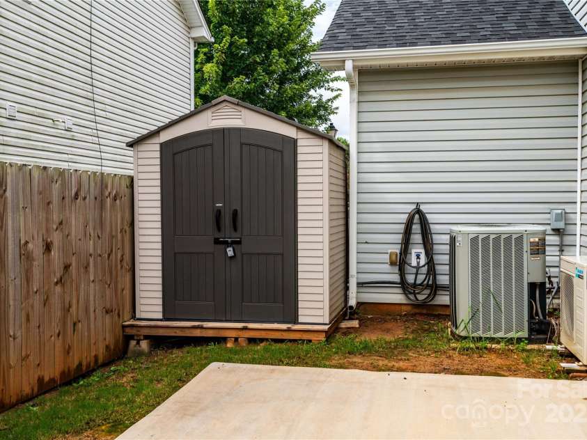 457 Laurel Fork Drive, Fort Mill, SC 29715.  MLS# CAR4288874, YatesRealty ID 32152. 
