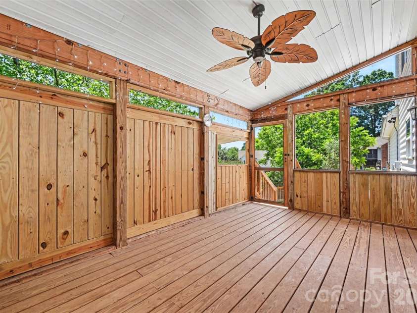 113 Heather Glen Lane, Belmont, NC 28012.  MLS# CAR4389922, YatesRealty ID 32153. Enclosed Patio/Deck