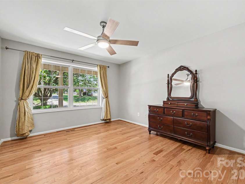 113 Heather Glen Lane, Belmont, NC 28012.  MLS# CAR4389922, YatesRealty ID 32153. Primary Bedroom on Main level