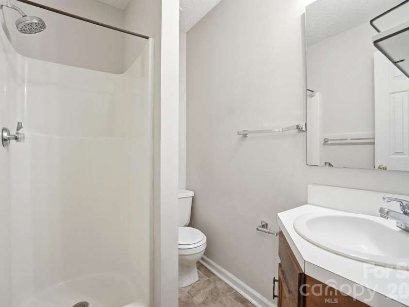 618 Tryon Place, Gastonia, NC 28054.  MLS# CAR4392870, YatesRealty ID 32155. 