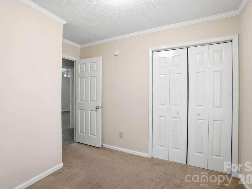 618 Tryon Place, Gastonia, NC 28054.  MLS# CAR4392870, YatesRealty ID 32155. 