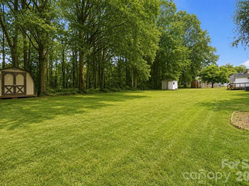 618 Tryon Place, Gastonia, NC 28054.  MLS# CAR4392870, YatesRealty ID 32155. 