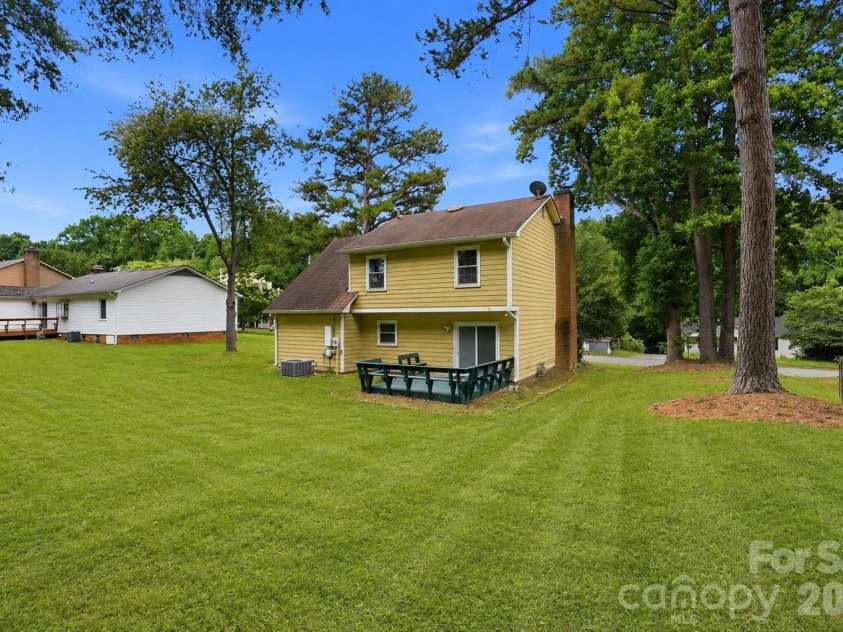 618 Tryon Place, Gastonia, NC 28054.  MLS# CAR4392870, YatesRealty ID 32155. 