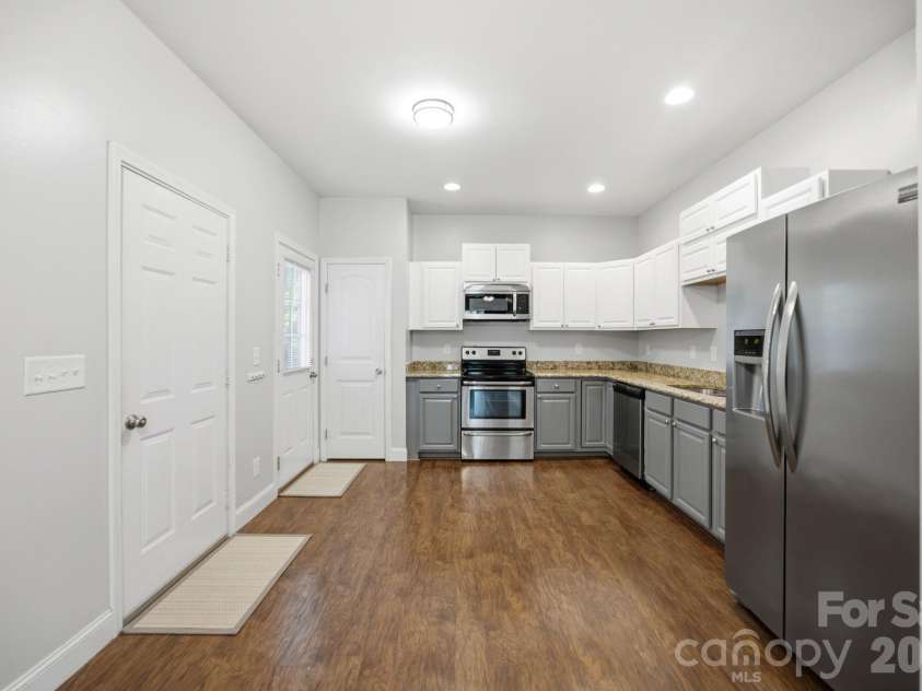 3953 Will Proctor Street, Denver, NC 28037.  MLS# CAR4394356, YatesRealty ID 32156. Kitchen