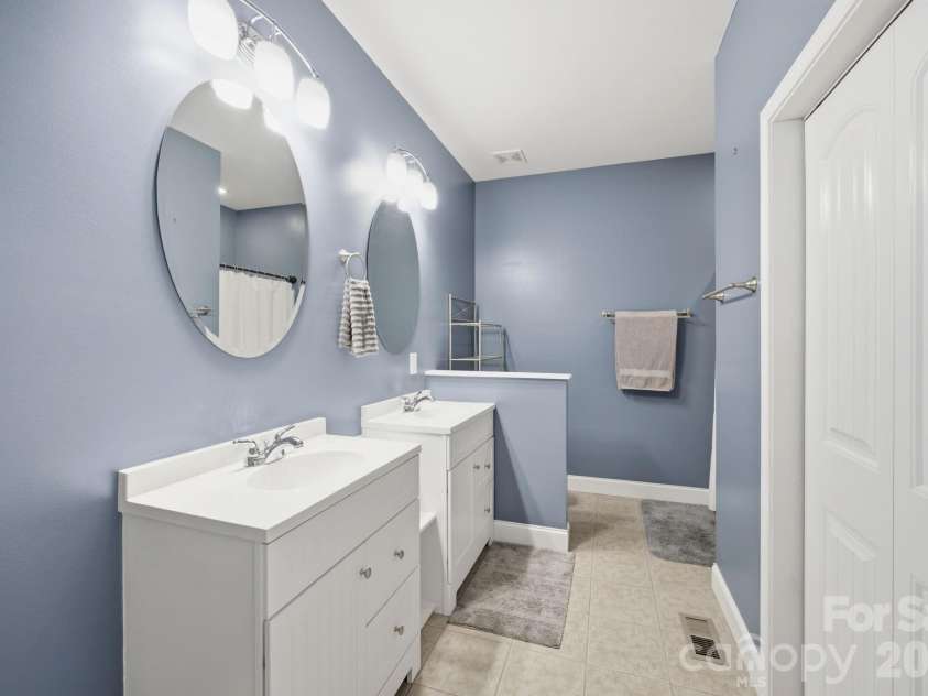 3953 Will Proctor Street, Denver, NC 28037.  MLS# CAR4394356, YatesRealty ID 32156. Primary Bath