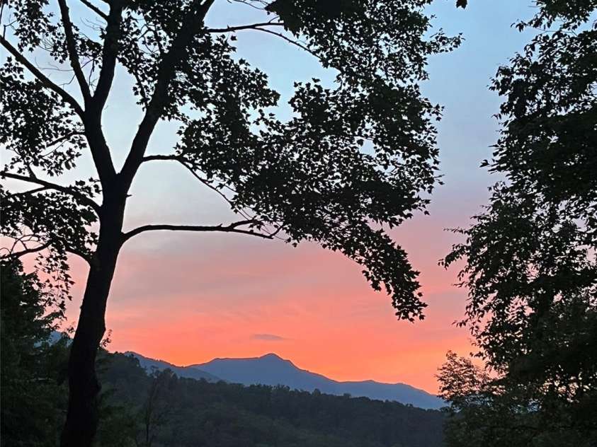 19 High Terrain Drive, Burnsville, NC 28714.  MLS# CAR4292029, YatesRealty ID 32157. 