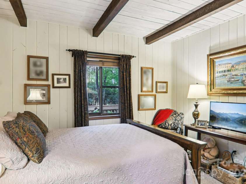 19 High Terrain Drive, Burnsville, NC 28714.  MLS# CAR4292029, YatesRealty ID 32157. 