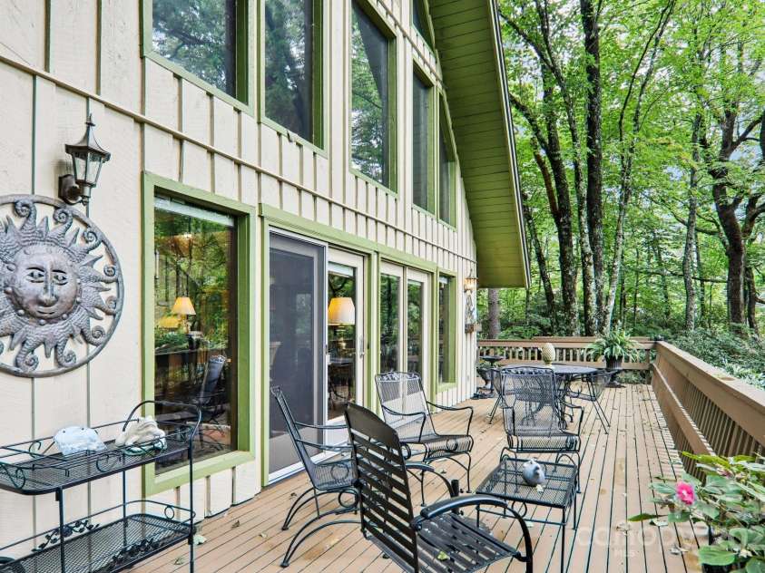 19 High Terrain Drive, Burnsville, NC 28714.  MLS# CAR4292029, YatesRealty ID 32157. 