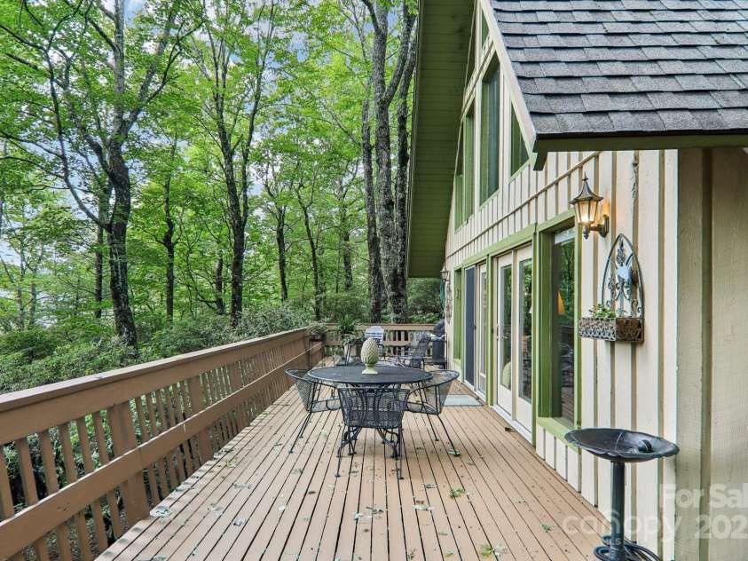 19 High Terrain Drive, Burnsville, NC 28714.  MLS# CAR4292029, YatesRealty ID 32157. 