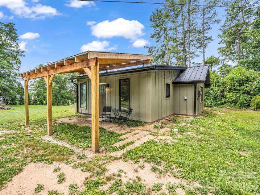 54 Old Lime Kiln Road, Arden, NC 28704.  MLS# CAR4394473, YatesRealty ID 32159. 