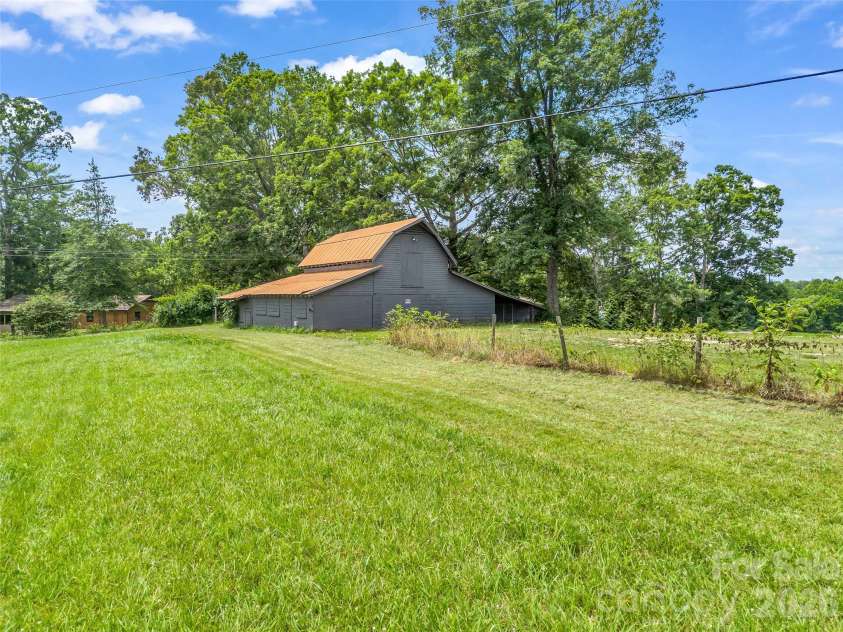 54 Old Lime Kiln Road, Arden, NC 28704.  MLS# CAR4394473, YatesRealty ID 32159. 