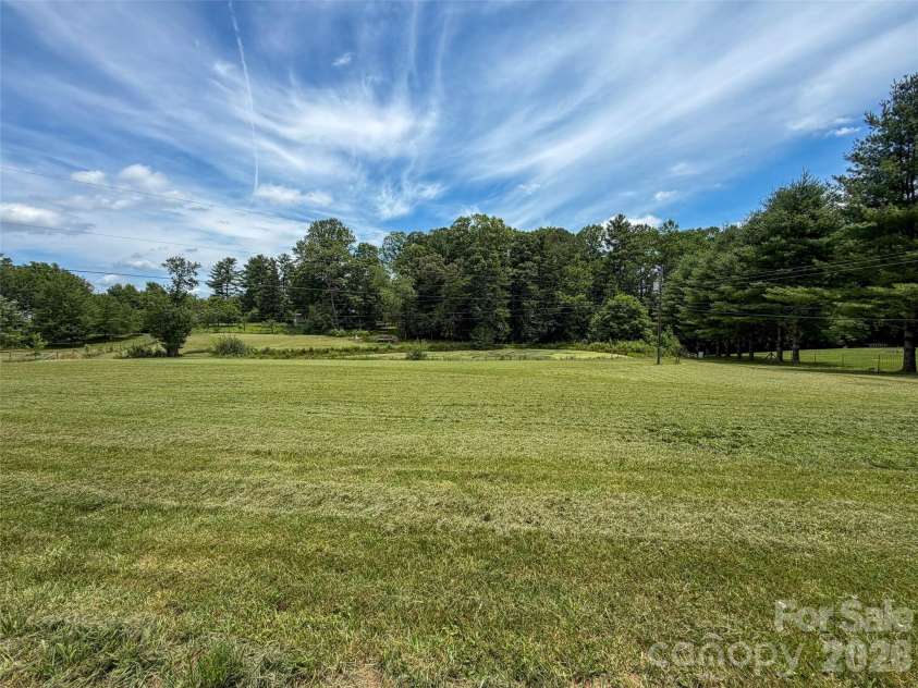 54 Old Lime Kiln Road, Arden, NC 28704.  MLS# CAR4394473, YatesRealty ID 32159. 