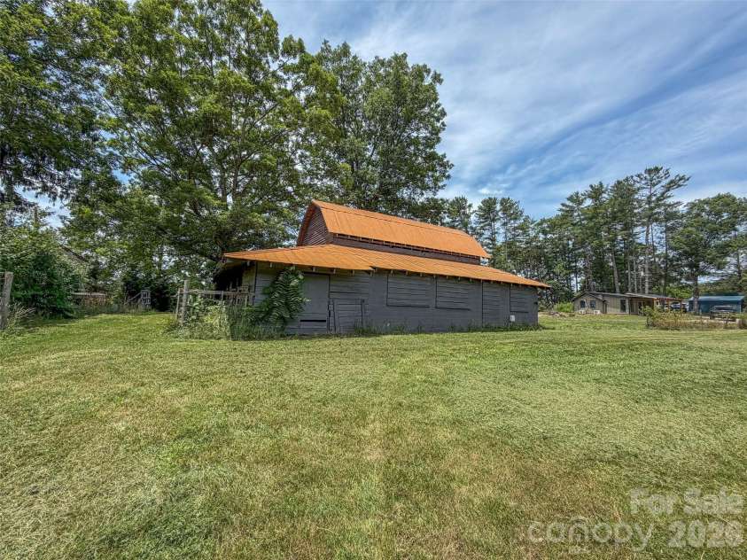 54 Old Lime Kiln Road, Arden, NC 28704.  MLS# CAR4394473, YatesRealty ID 32159. 