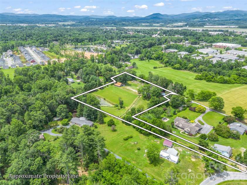 54 Old Lime Kiln Road, Arden, NC 28704.  MLS# CAR4394473, YatesRealty ID 32159. 
